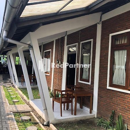 יוגיאקרטה Rifka Annisa Guesthouse Syariah Redpartner מראה חיצוני תמונה