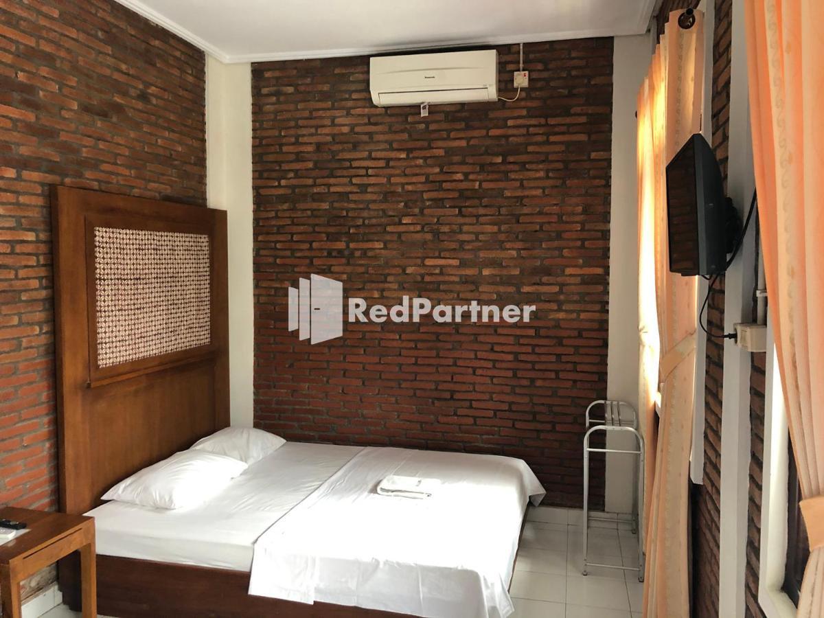 יוגיאקרטה Rifka Annisa Guesthouse Syariah Redpartner מראה חיצוני תמונה