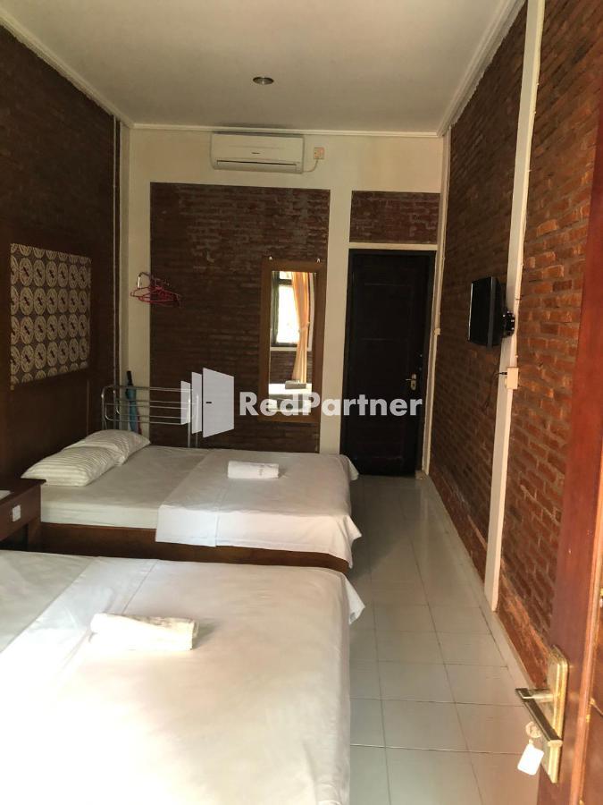 יוגיאקרטה Rifka Annisa Guesthouse Syariah Redpartner מראה חיצוני תמונה